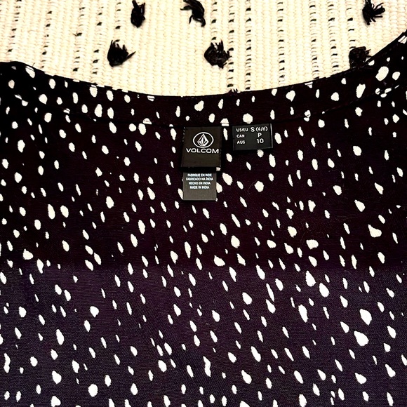 Volcom Flower Trip Dress, NWT, Long Sleeve Mini, Wrap Belt, B/W Dots, Multi-Wear - Picture 3 of 5